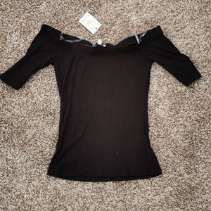 Guess brand new off shoulder shirt